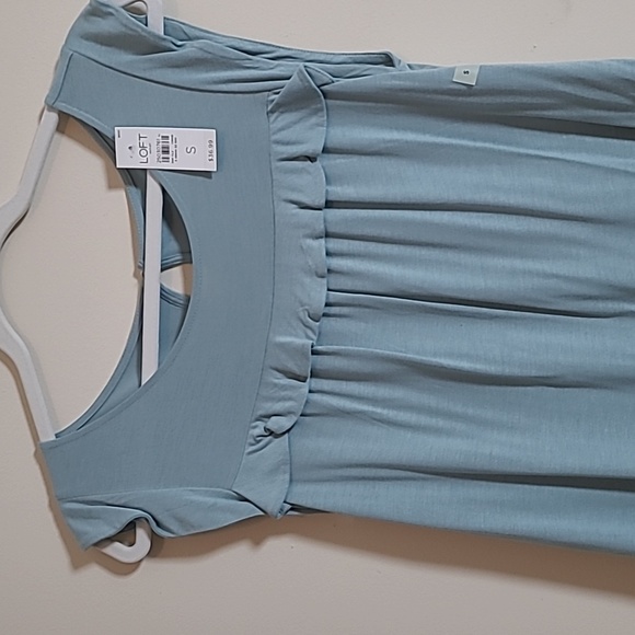 🆕 NWT LOFT Ruffle Top – Size Small - Picture 2 of 3